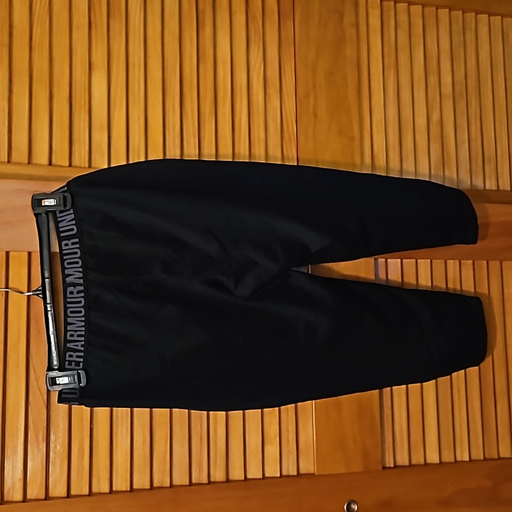 Under Armour Cropped Legging, M - Picture 3 of 3